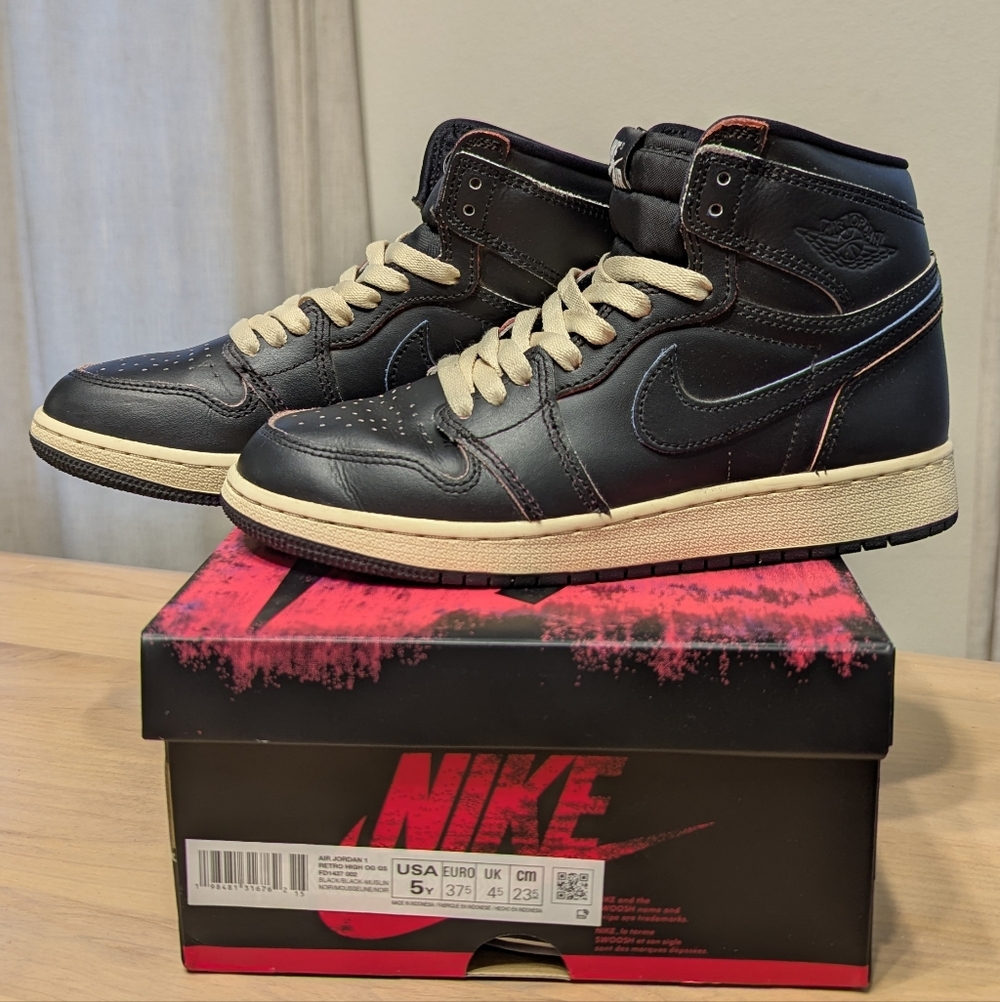 Nike Air Jordan 1 Retro Black and Cream Youth High-Top Sneakers